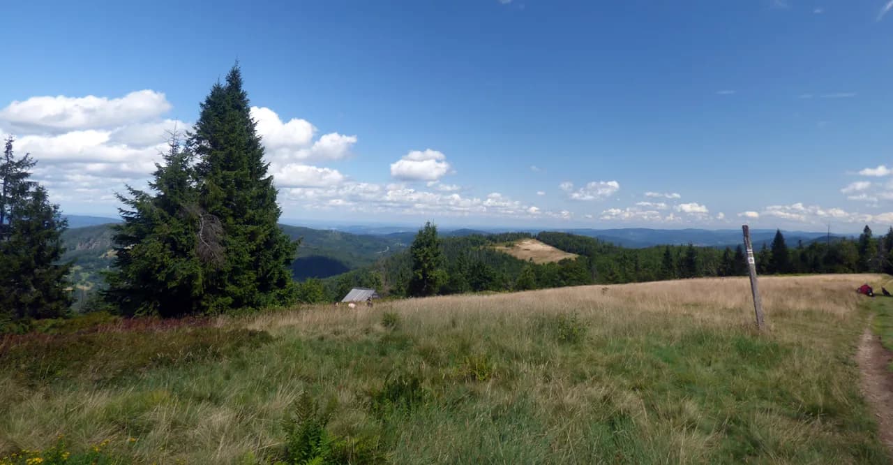 Ile km ma główny szlak beskidzki? Odkryj jego długość i tajemnice